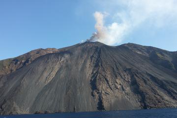 Aeolian Islands Tour to Panarea and Stromboli with Cruise from Taormina