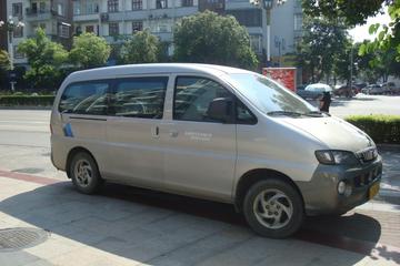 Airport Arrival Transfer: Guilin Airport (KWL) to Guilin or Yangshuo Hotels