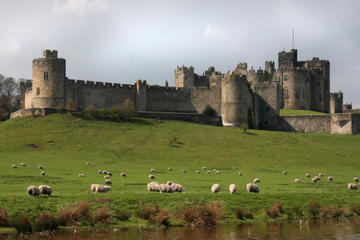 Alnwick Castle and the Scottish Borders Day Trip from Edinburgh