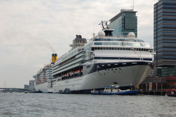 Amsterdam Arrival Transfer: Cruise Port to Central Amsterdam