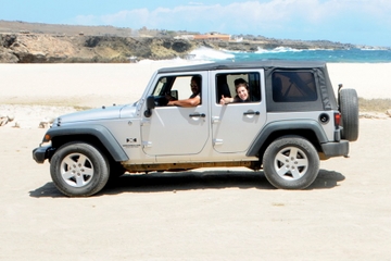 Aruba Off-Road Adventure: Self-Drive Jeep Tour and Optional Snorkeling Cruise