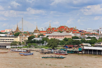 Bangkok Walking Tour: Chao Phraya Riverside Paths of Thonburi