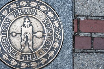Boston Historic Taverns Tour with Tastings & Roundtrip Ferry Ride