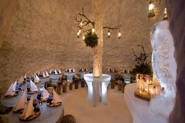 Boxing Day Dinner at the Snowland Igloo Restaurant in Rovaniemi