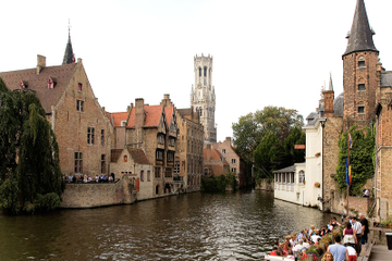Bruges Day Trip from Amsterdam Including Bruges Walking Tour and Canal Cruise
