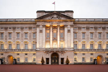 Buckingham Palace and Kensington Palace Tour Including Electric Rickshaw Ride