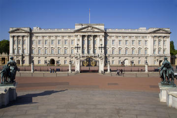 Buckingham Palace Tour Including Changing of the Guard Ceremony and Afternoon Tea