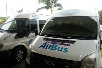 Cairns Arrival and Departure Shuttle or Private Transfer