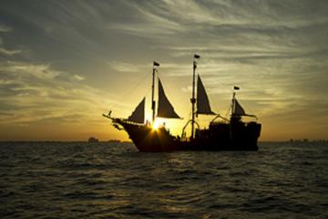 Cancun Pirate Dinner Cruise and Show on the Jolly Roger
