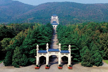 Captivating Nanjing Historical and Cultural Day Tour including Qinhuai River Cruise