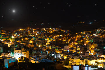 Christmas Eve in Israel: Jerusalem Sightseeing Tour from Tel Aviv with Dinner and Midnight Mass Viewing in Bethlehem