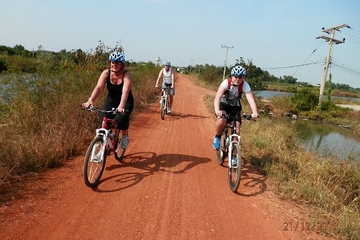 City-to-Shore Biking Adventure on the Gulf of Thailand from Bangkok