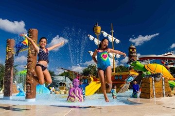 Cozumel Day Trip from Cancun: Playa Mia Beach Park and Shopping