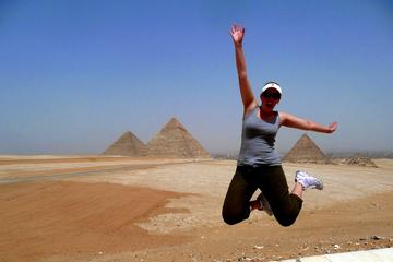 Day Tour from Cairo: Egyptian Museum, Hanging Church and Giza pyramids