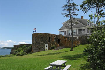Day Trip to Eagle Island from New Hampshire with Lobster Lunch