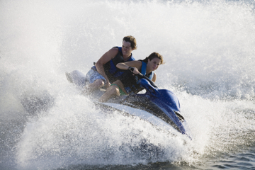 English Bay Jet Ski Tour from Vancouver with Dinner on Bowen Island