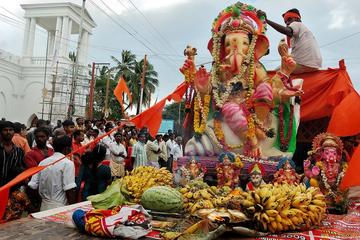Experience the Ganesh Chaturthi Festival in Mumbai