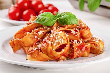 Pasta Class in Rome: Fettuccine Cooking Class in Piazza Navona