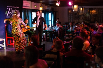 Flamenco show Granada at Jardines de Zoraya