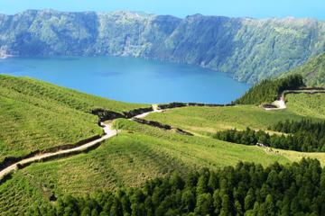 Full-Day Sete Cidades 4x4 Tour Including Lunch