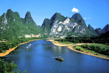 Full-Day Tour in Guilin and Yangshuo with Li River Cruise