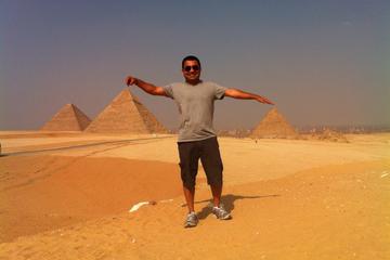 Full-Day Tour Visiting Giza Pyramids and Sphinx Egyptian Museum with Tahrir Square and Khan Khalili Bazaar