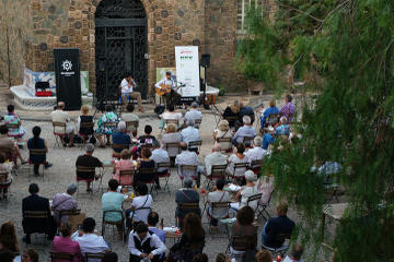 Gaudí Torre Bellesguard Experience: Concert, Tour and Garden Party