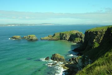 Giants Causeway Tour from Belfast Including Optional Whiskey Tasting at Bushmills Distillery