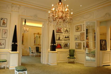 Guided Tour of the Yves Saint Laurent Foundation in Paris