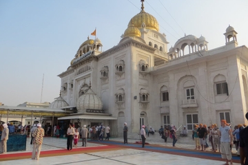 Half-Day Connaught Place Tour Including Hanuman Temple, Bangla Sahib and India Gate