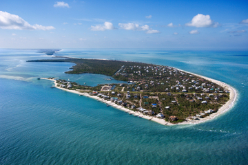 Helicopter Flight Over Pigeon Key with Optional Sombrero Lighthouse Tour