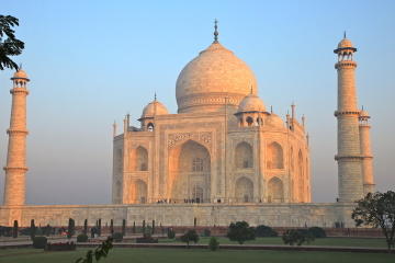 Historical Agra Day Tour: Taj Mahal Sunrise, Agra Fort and Baby Taj