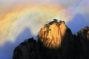 Huangshan Railway Station Transfer to Huangshan Hotels with Huangshan Mountain Sightseeing