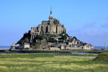 Independent Mont St-Michel Tour with Round-Trip Transport from Paris
