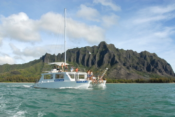 Kaneohe Bay Cruise by Catamaran on Oahu