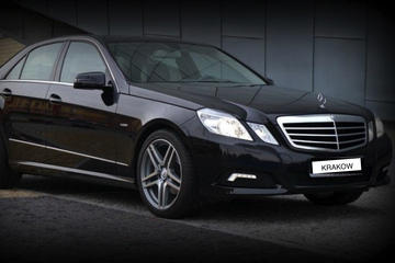 Krakow Airport Private VIP Round-trip Transfer by Mercedes Limousine