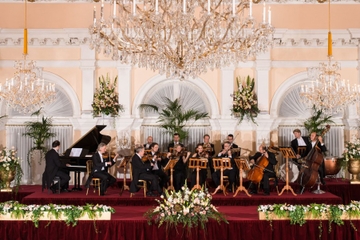 Kursalon Vienna: Johann Strauss and Mozart Christmas Concert with Optional Gala Dinner
