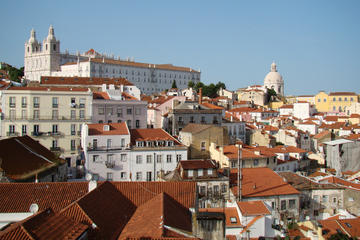 Lisbon 4-Hour Small-Group Walking Tour Including Tram 28 Ride
