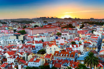 Lisbon Sunset Small-Group Walking Tour with Fado Performance