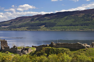 Loch Ness Sightseeing Cruise and Visit to Urquhart Castle