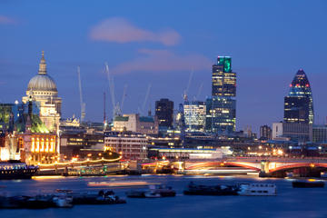 London by Night Independent Sightseeing Tour with Private Driver