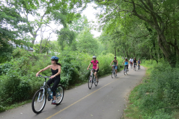 Long Island Independent Bike Tour with Optional Boxed Lunch or Picnic Upgrade