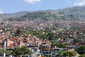 Medellín by Metro: Botero Plaza, Botanical Gardens and Santo Domingo Savio Library