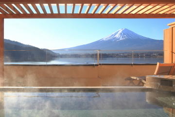 Mt Fuji, Yamanakako Onsen Experience and Outlets Shopping Day Trip From Tokyo