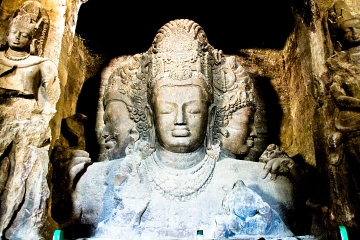 Mumbai Morning Tour Including the Gateway of India, the Elephanta Caves and a Mumbai-Style Breakfast