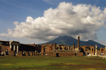 Naples Shore Excursion: Mt Vesuvius and Pompeii Day Trip from Naples