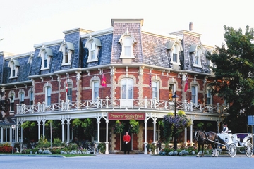 Niagara-on-the-Lake Day Trip from Toronto with Lunch