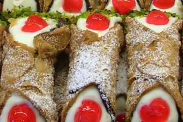 Off the Beaten Path Small- group: Rome Food Walking Tour in Testaccio and Trastevere