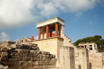 Palace of Knossos Guided Tour with Transport