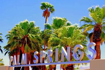 Palm Springs Day Trip with Aerial Tramway Experience and Luxury Outlets Shopping